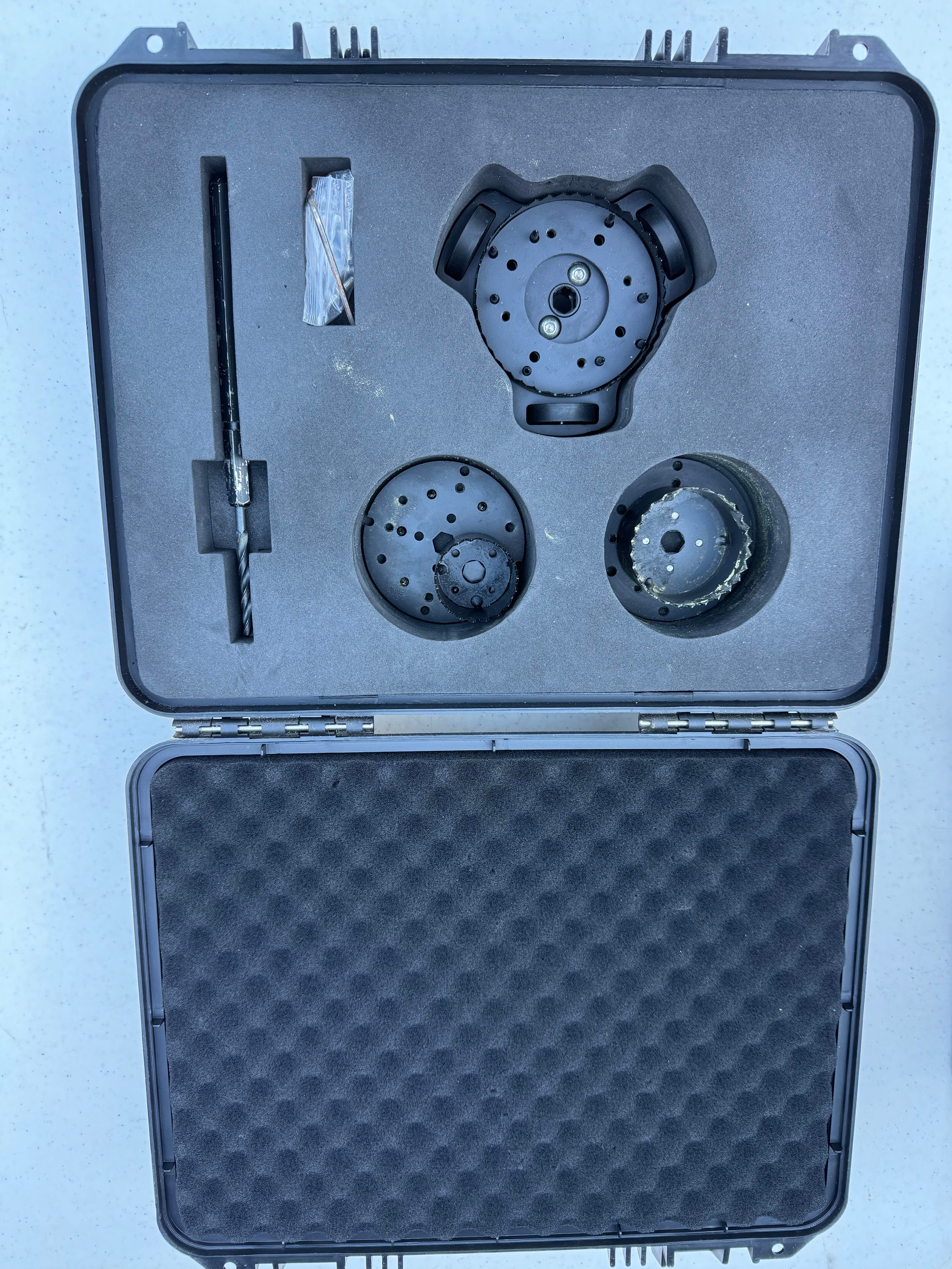 Hole Saw Kit – Multiple Sizes, Hard Case, Contractor Grade